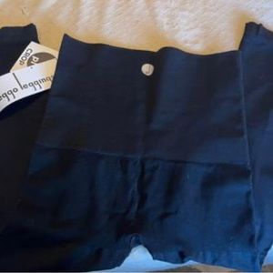 Preggo Snapback™ Postpartum Capri Leggings